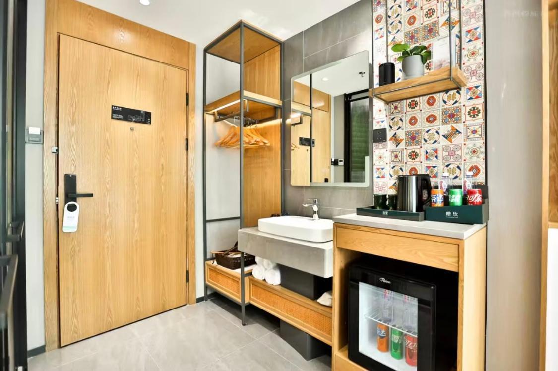 True Go Hotel - Shanghai Jing'An Temple Nanjing West Road Екстер'єр фото