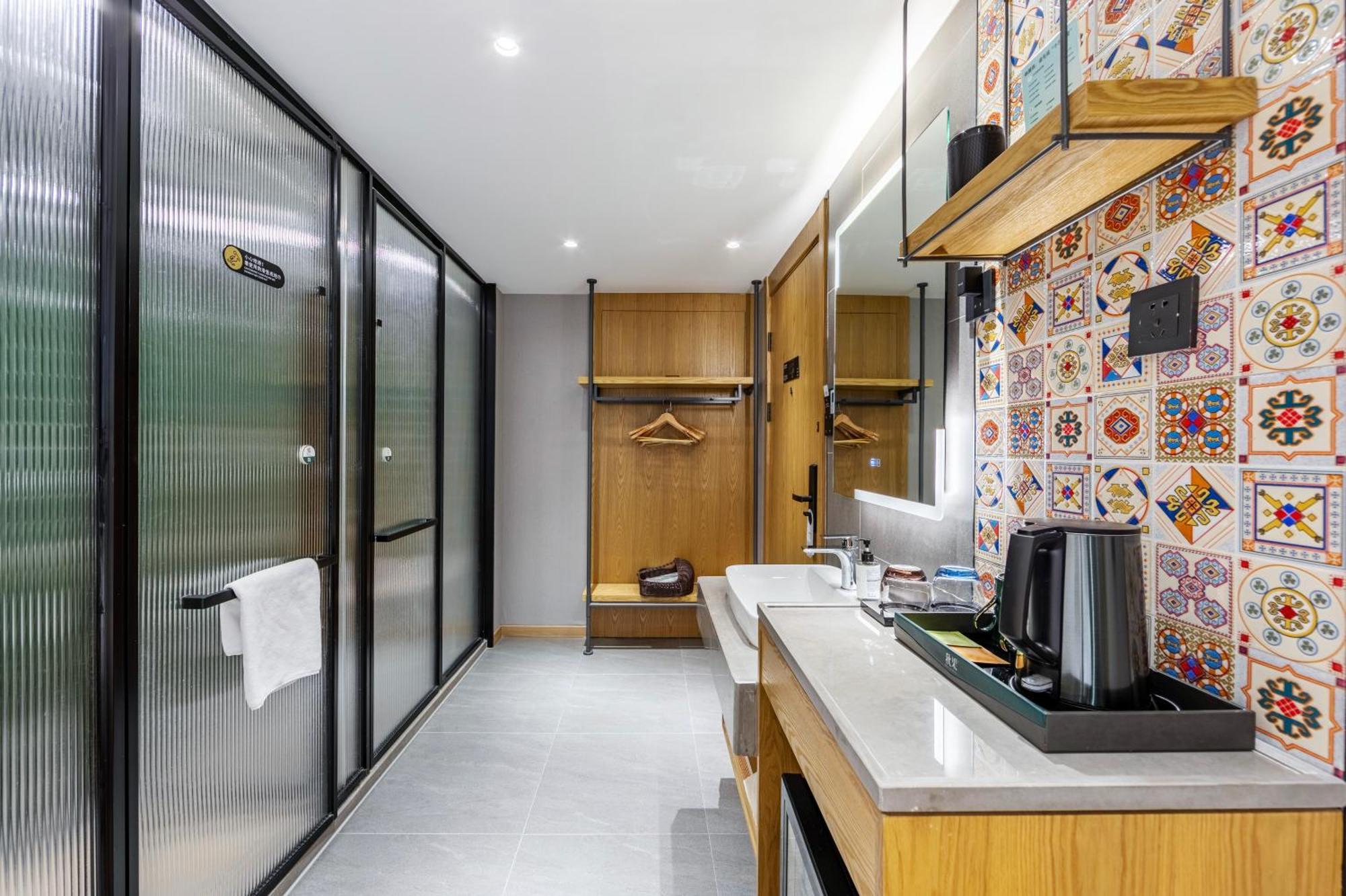 True Go Hotel - Shanghai Jing'An Temple Nanjing West Road Екстер'єр фото