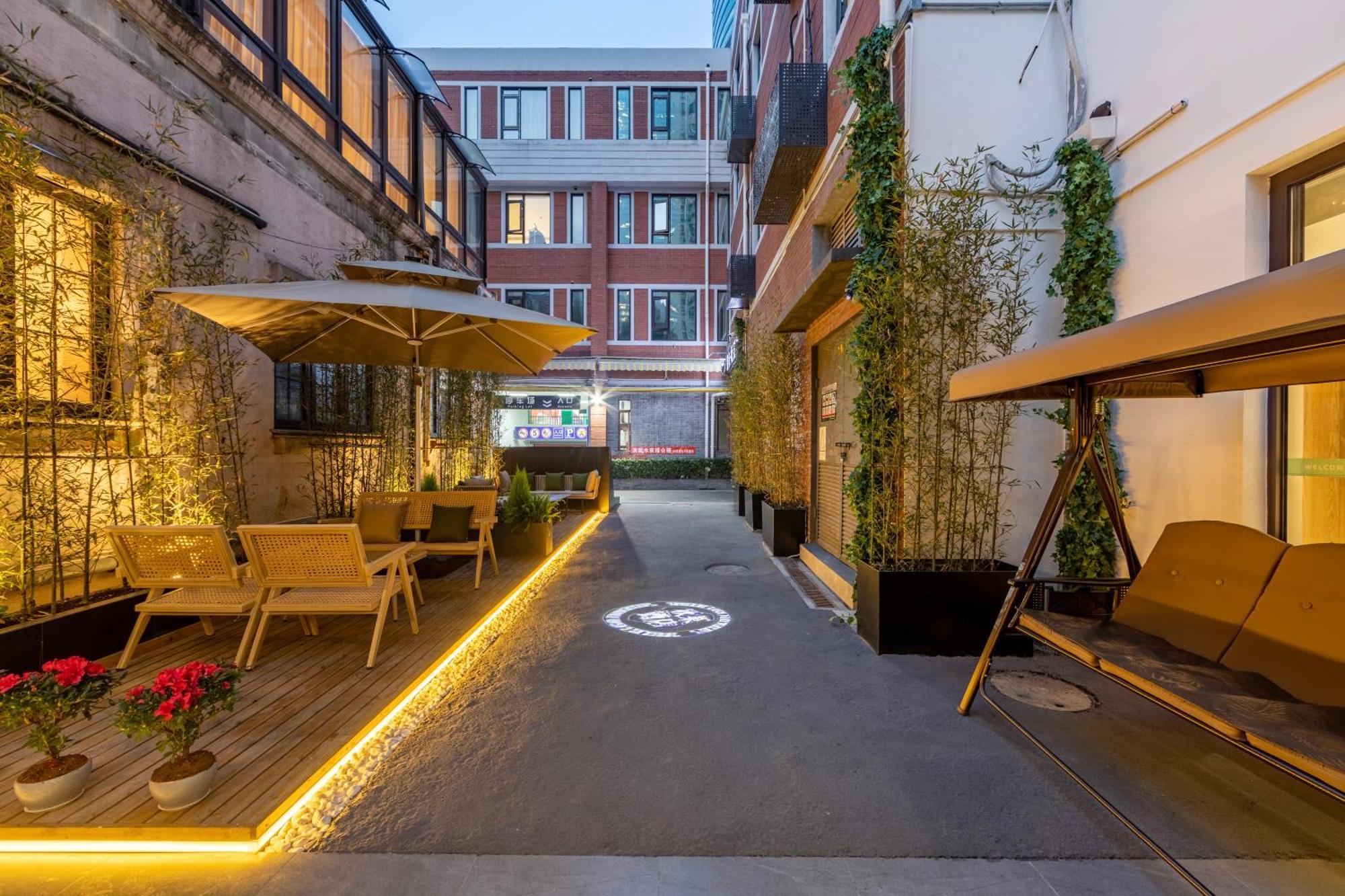 True Go Hotel - Shanghai Jing'An Temple Nanjing West Road Екстер'єр фото