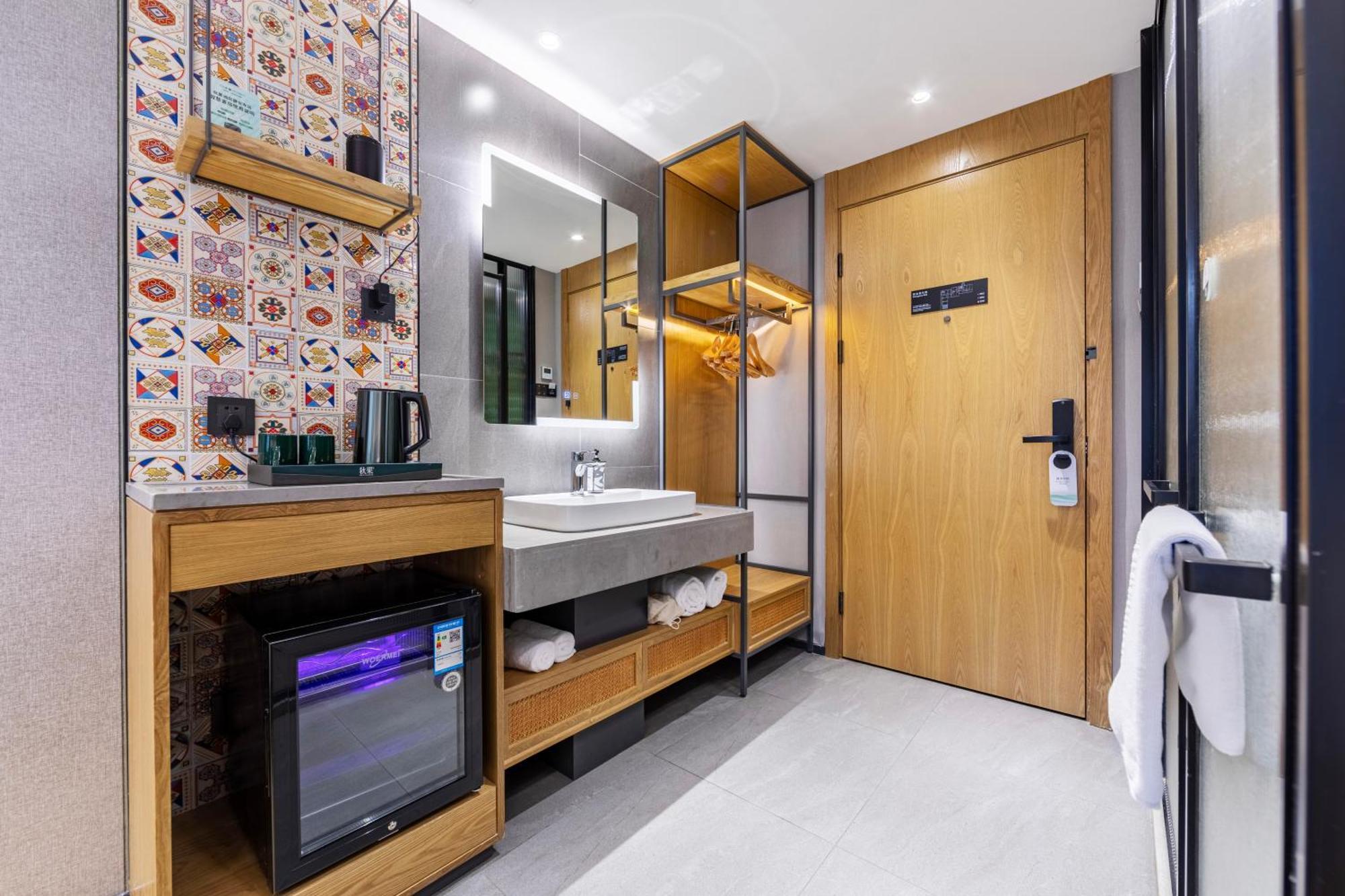 True Go Hotel - Shanghai Jing'An Temple Nanjing West Road Екстер'єр фото