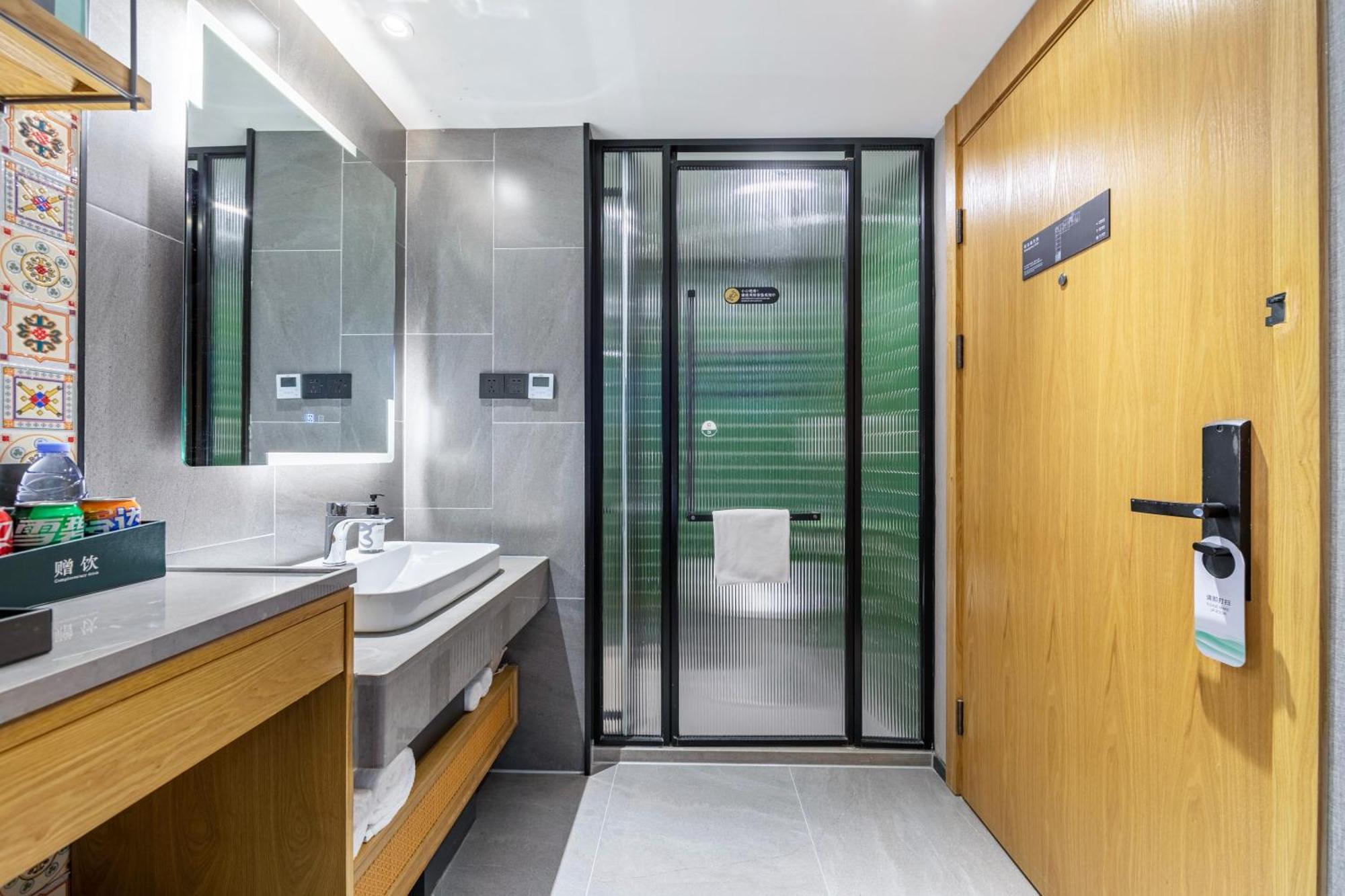 True Go Hotel - Shanghai Jing'An Temple Nanjing West Road Екстер'єр фото