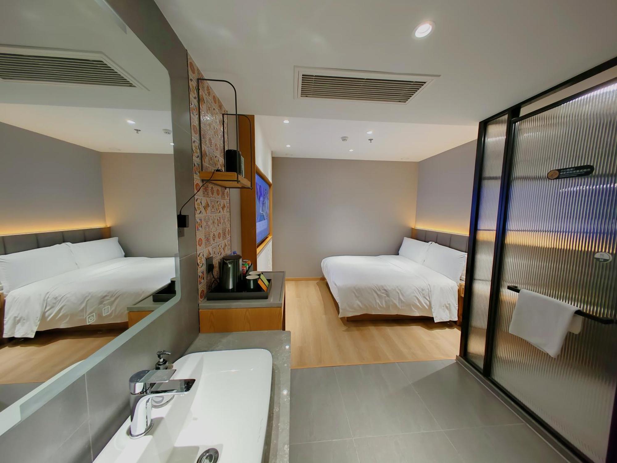 True Go Hotel - Shanghai Jing'An Temple Nanjing West Road Екстер'єр фото